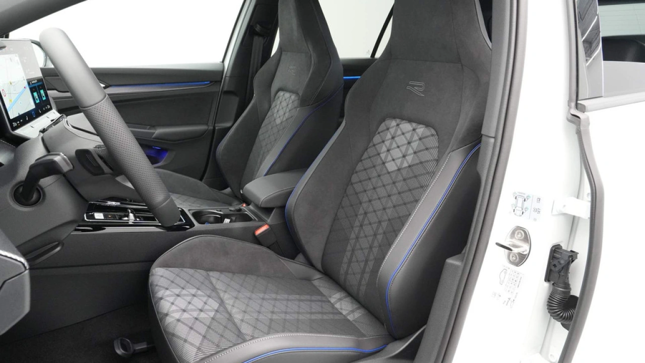 Volkswagen Golf 1.5 eTSI R-Line Edition