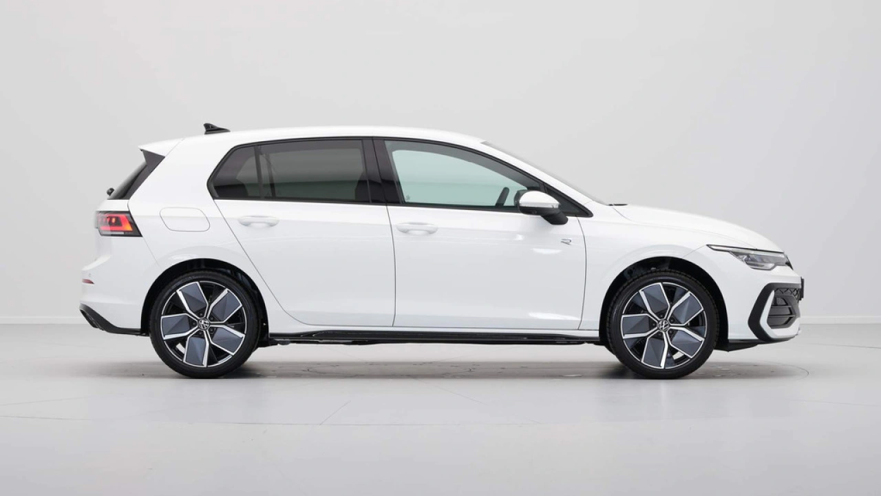 Volkswagen Golf 1.5 eTSI R-Line Edition