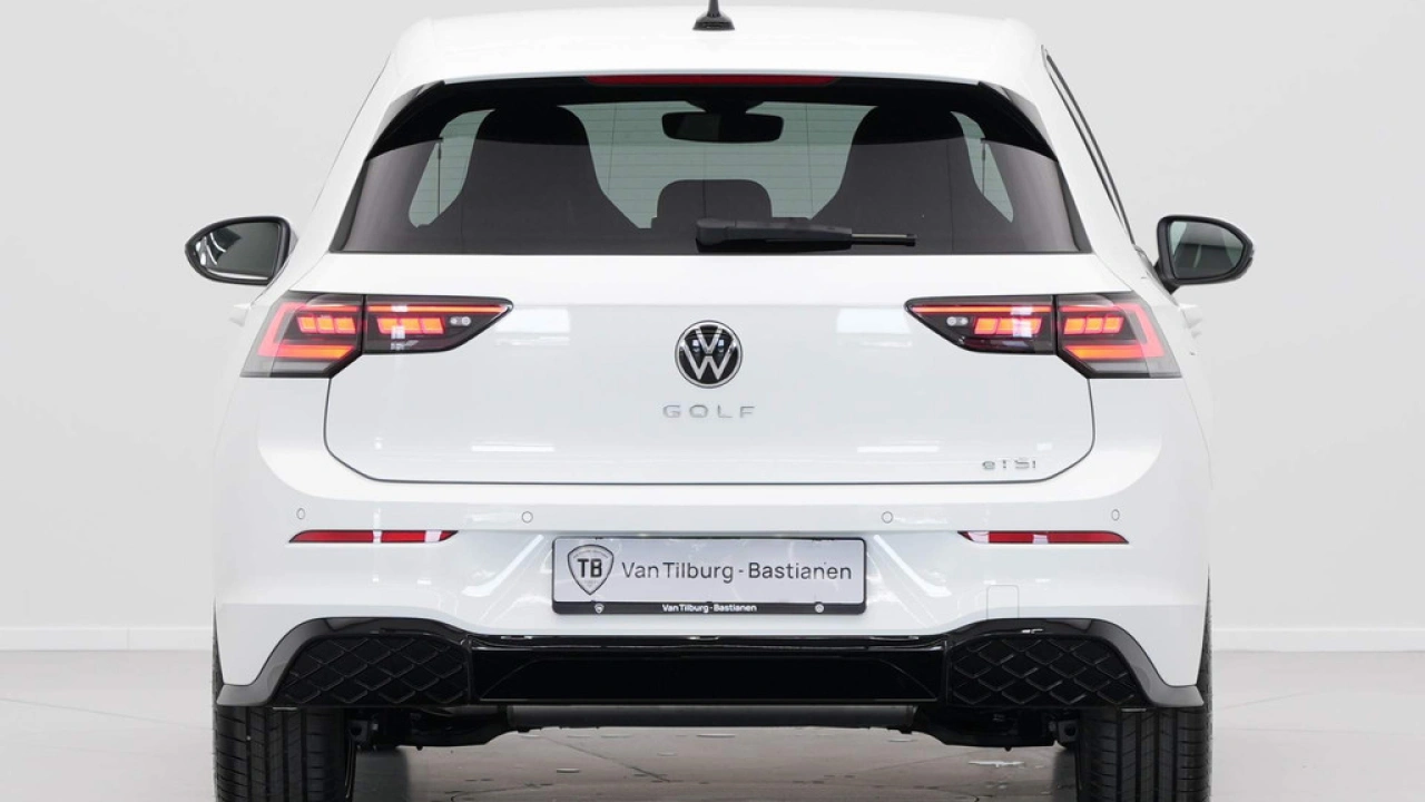 Volkswagen Golf 1.5 eTSI R-Line Edition