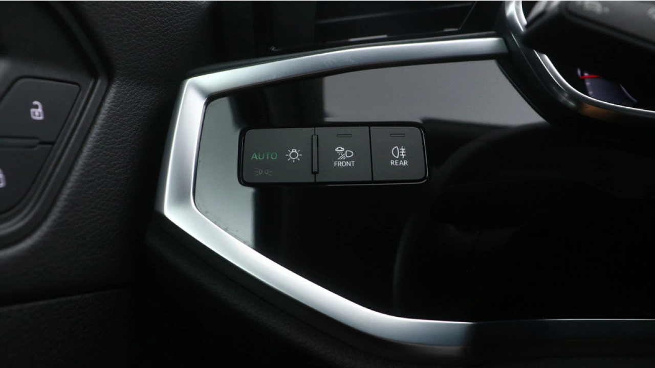 Audi Q3 Sportback 35 TFSI Advanced Edition | Sportstoelen | Camera | Trekhaak |
