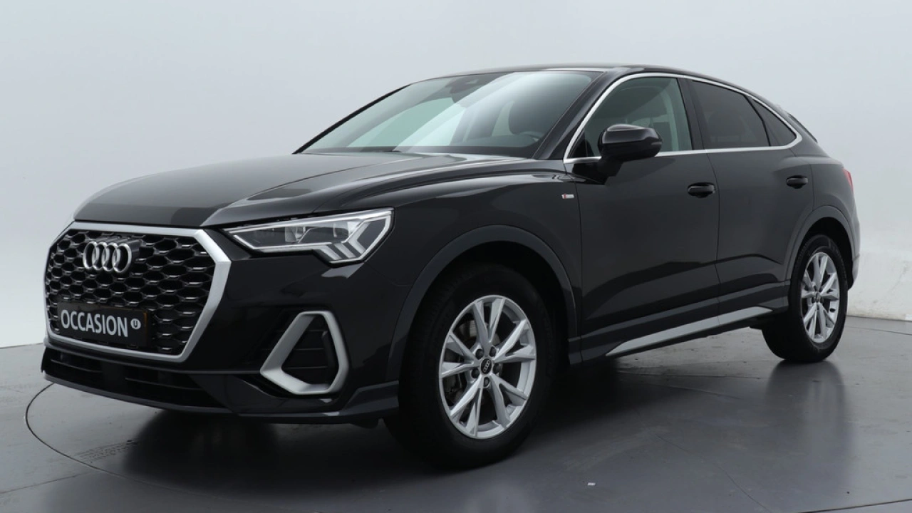 Audi Q3 Sportback 35 TFSI Advanced Edition | Sportstoelen | Camera | Trekhaak |