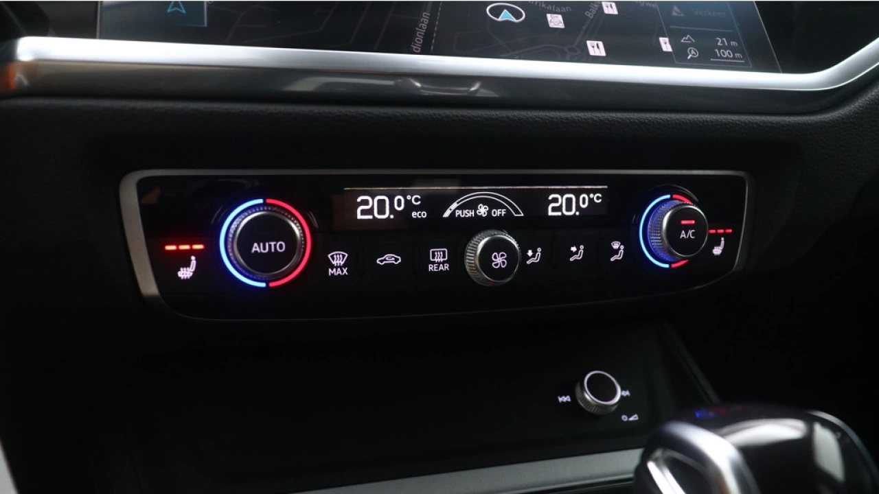 Audi Q3 Sportback 35 TFSI Advanced Edition | Sportstoelen | Camera | Trekhaak |