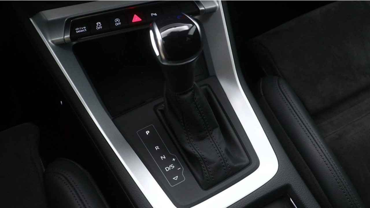 Audi Q3 Sportback 35 TFSI Advanced Edition | Sportstoelen | Camera | Trekhaak |