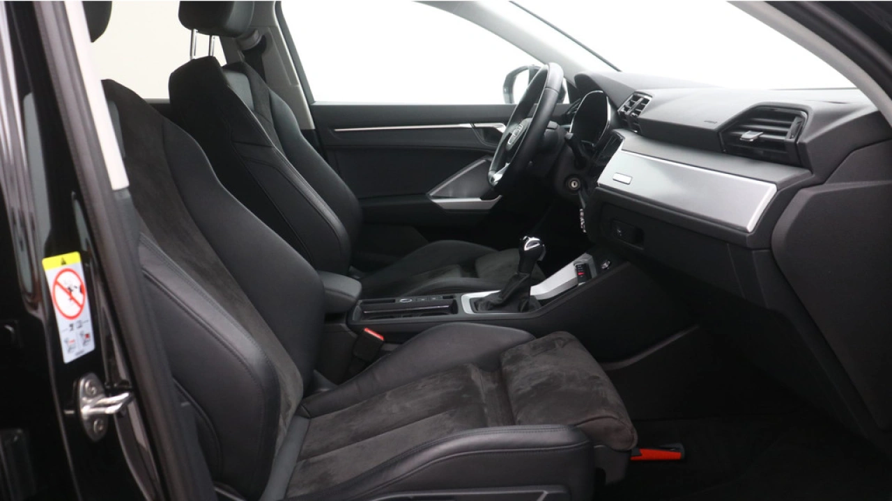 Audi Q3 Sportback 35 TFSI Advanced Edition | Sportstoelen | Camera | Trekhaak |