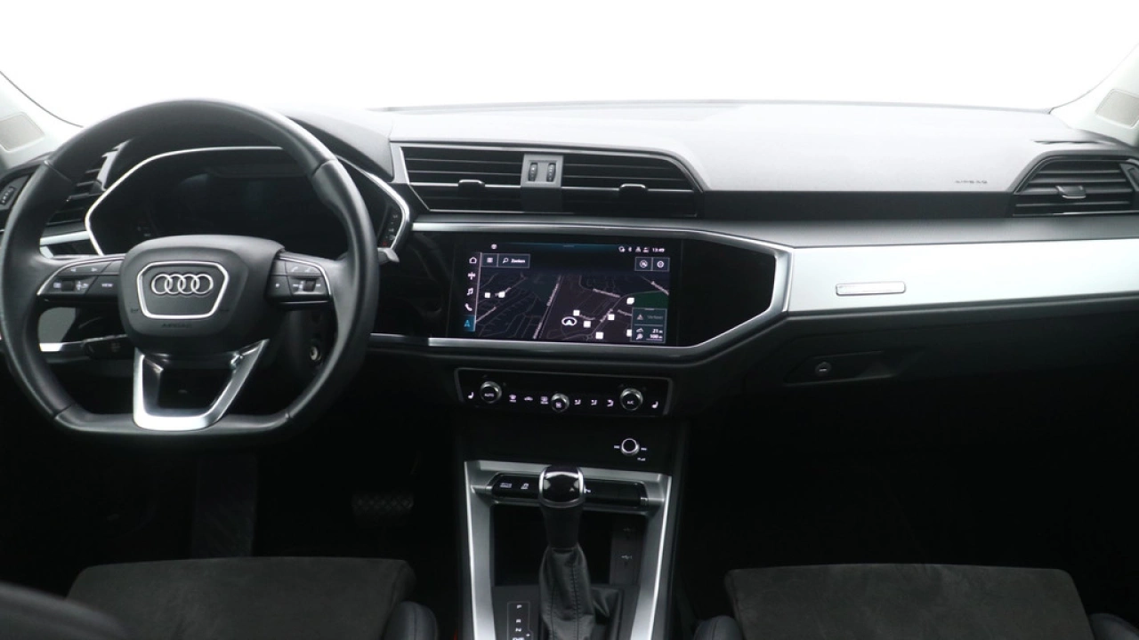 Audi Q3 Sportback 35 TFSI Advanced Edition | Sportstoelen | Camera | Trekhaak |