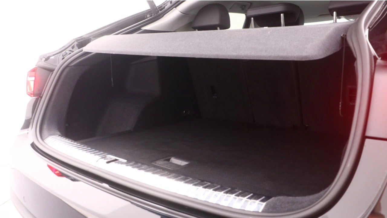 Audi Q3 Sportback 35 TFSI Advanced Edition | Sportstoelen | Camera | Trekhaak |