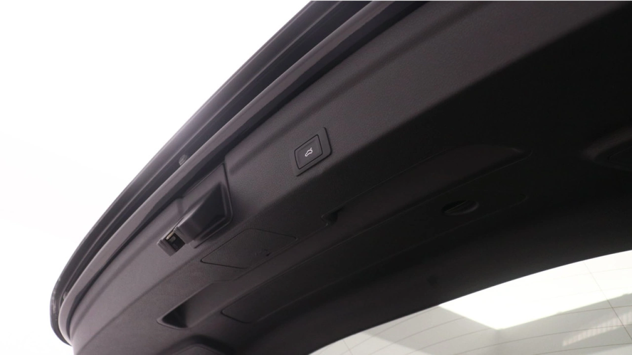 Audi Q3 Sportback 35 TFSI Advanced Edition | Sportstoelen | Camera | Trekhaak |