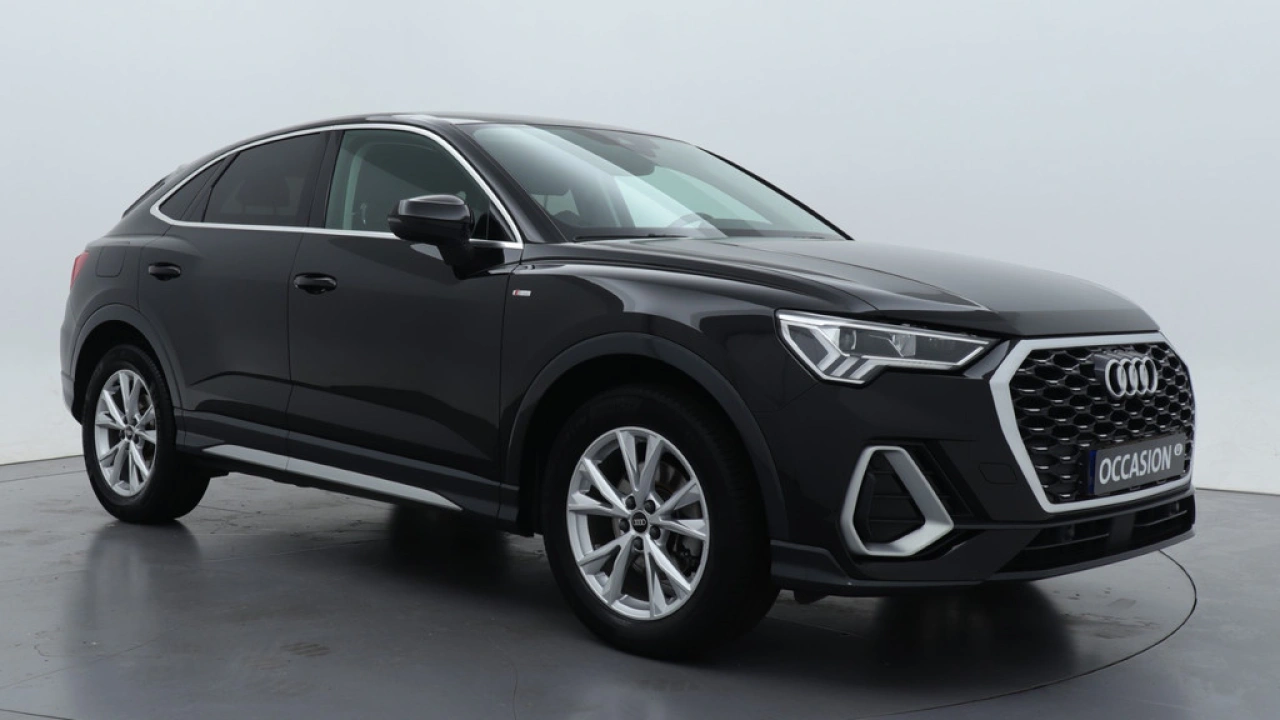 Audi Q3 Sportback 35 TFSI Advanced Edition | Sportstoelen | Camera | Trekhaak |