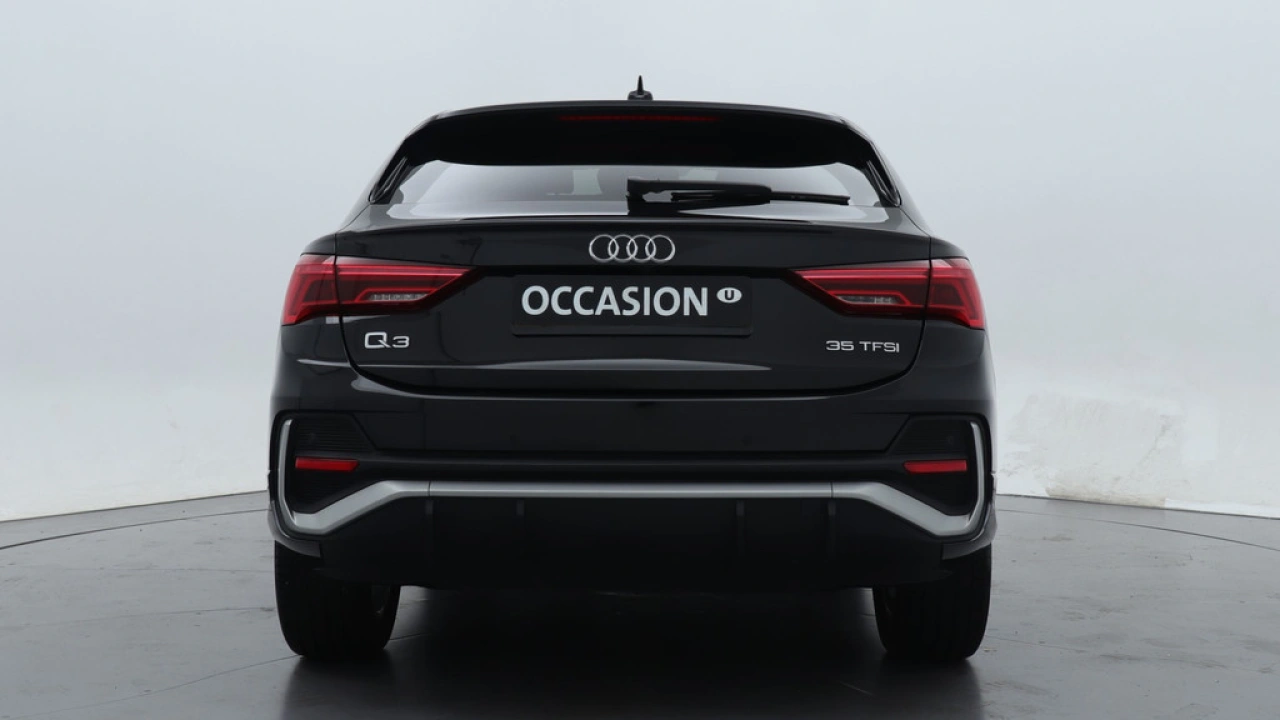 Audi Q3 Sportback 35 TFSI Advanced Edition | Sportstoelen | Camera | Trekhaak |