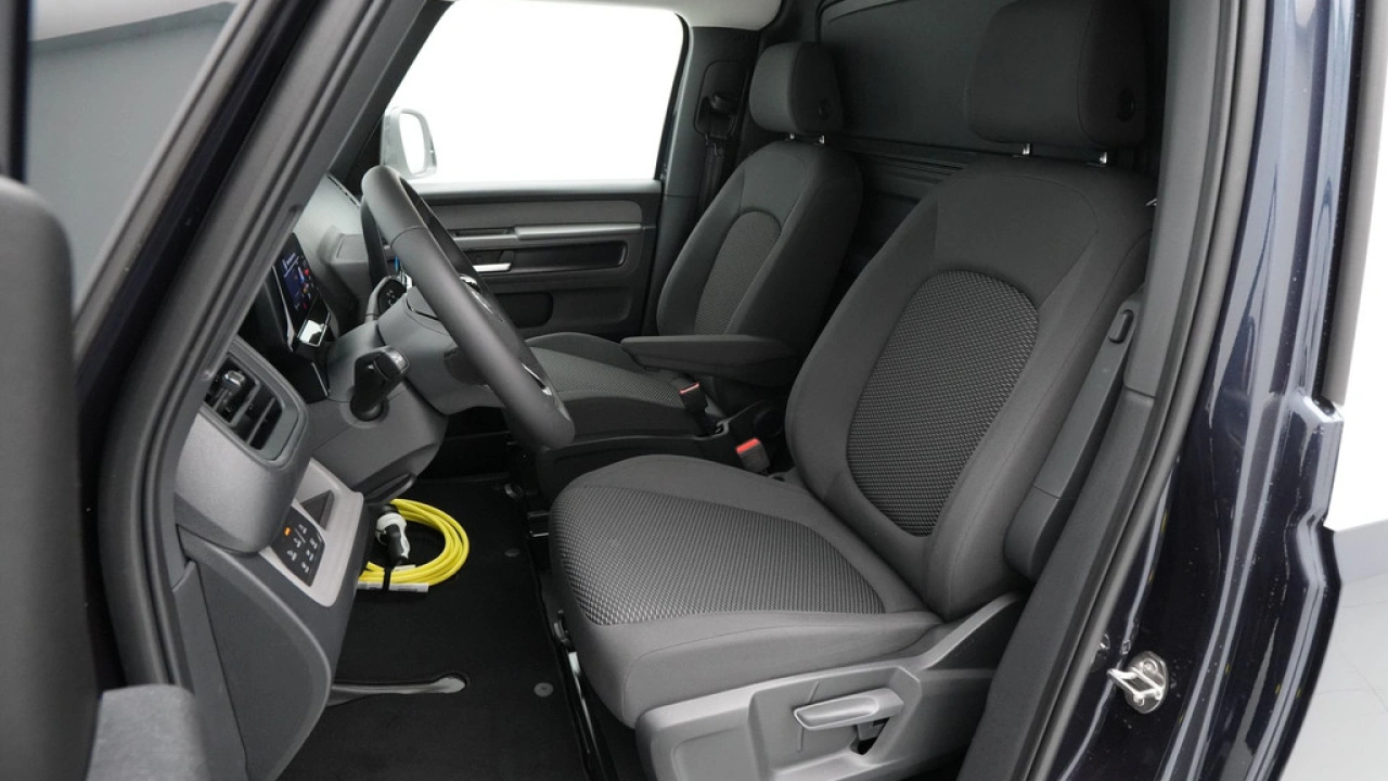 VW Bedrijfswagens ID. Buzz Cargo Anniversary Edition 79 kWh 250kW 340PK 4MOTION