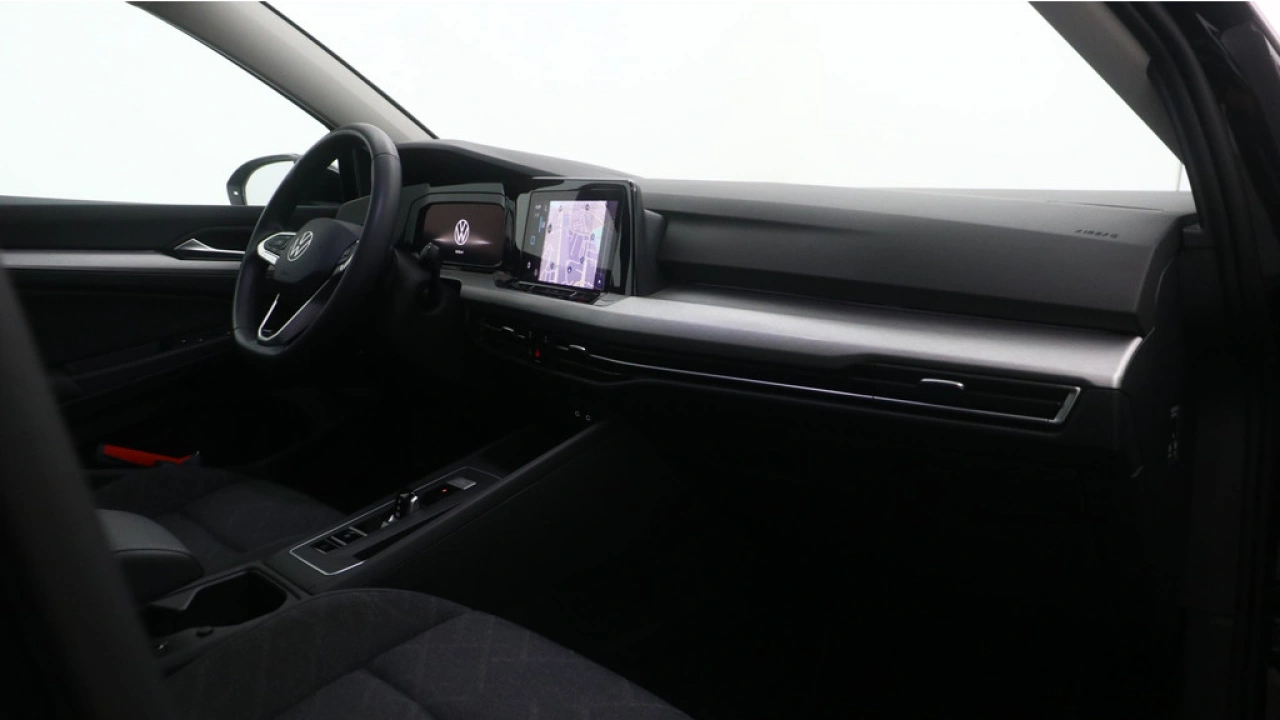 Volkswagen Golf 1.0 eTSI 110pk DSG Life Navigatie Camera Winterpakket
