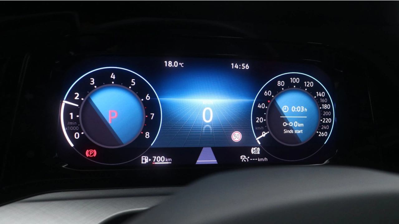 Volkswagen Golf 1.0 eTSI 110pk DSG Life Navigatie Camera Winterpakket