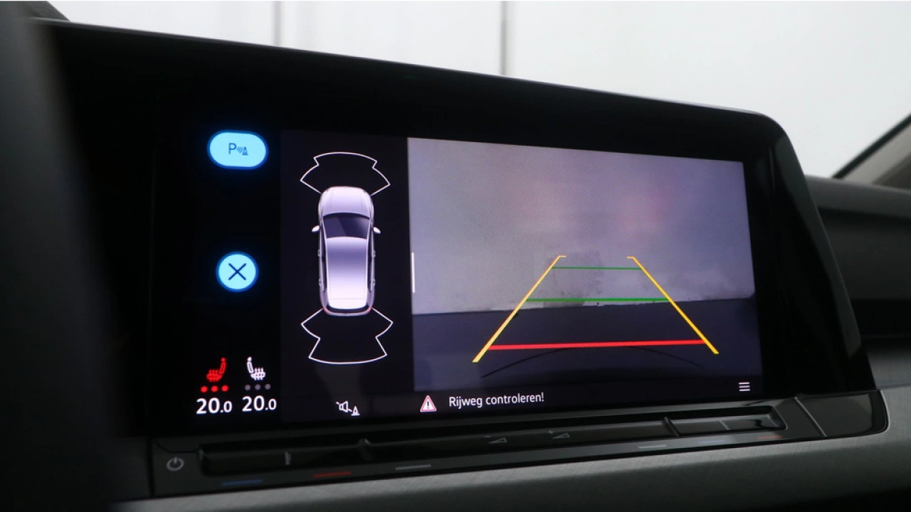 Volkswagen Golf 1.0 eTSI 110pk DSG Life Navigatie Camera Winterpakket