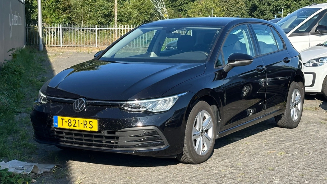 Volkswagen Golf 1.0 eTSI 110pk DSG Life Navigatie Winterpakket