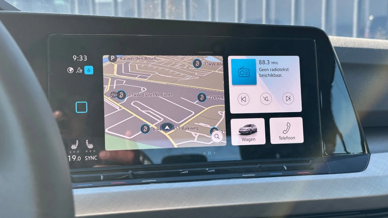 Volkswagen Golf 1.0 eTSI 110pk DSG Life Navigatie Winterpakket