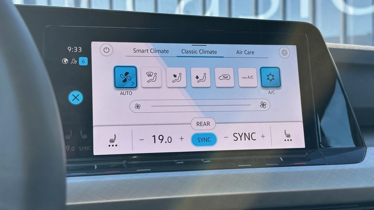 Volkswagen Golf 1.0 eTSI 110pk DSG Life Navigatie Winterpakket