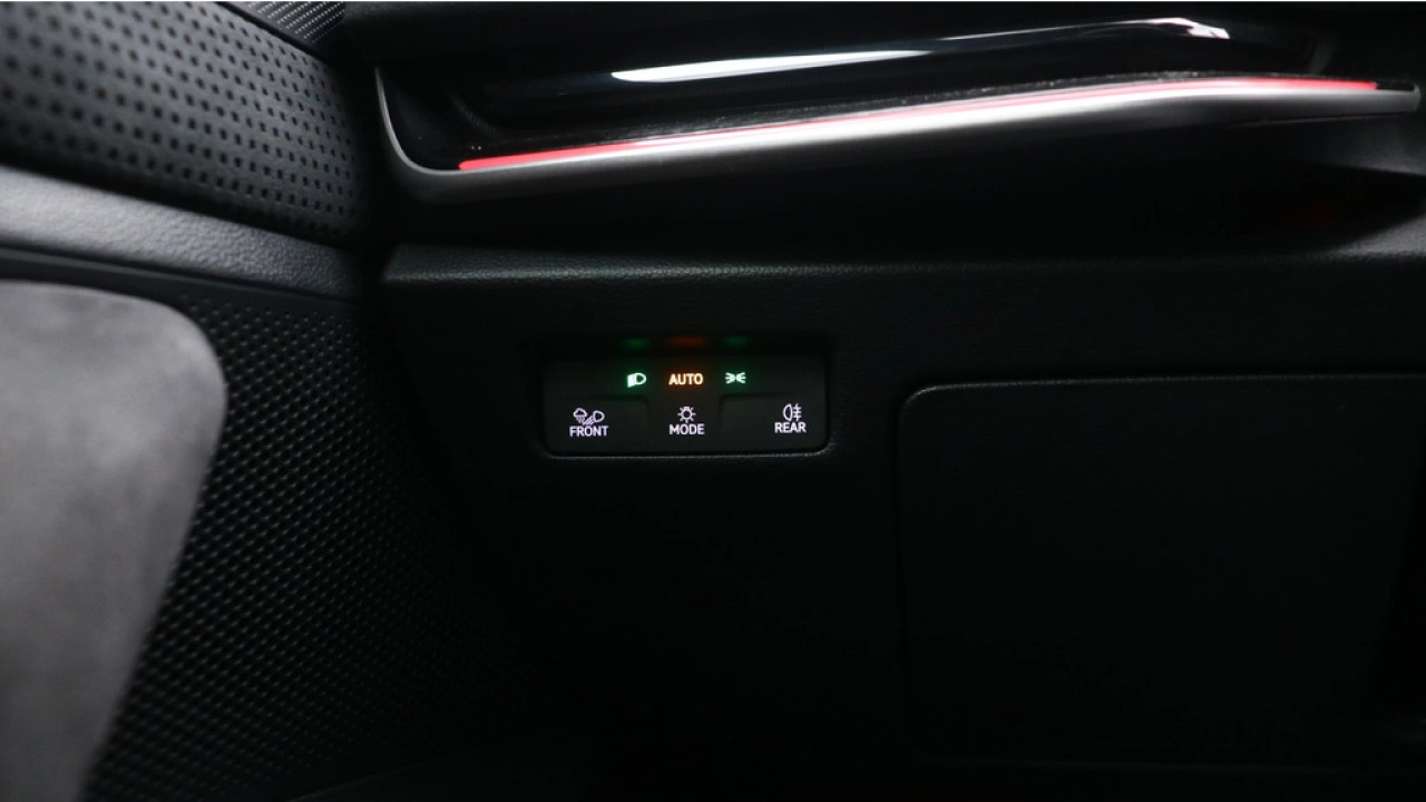 Škoda Superb Combi 1.5 TSI PHEV Sportline Business / Demonstratievoertuig