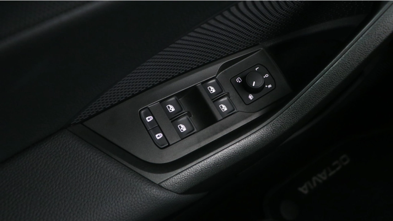 Škoda Octavia Combi 1.5 TSI MHEV Business Edition Plus / Black Edition / Demonstratievoertuig