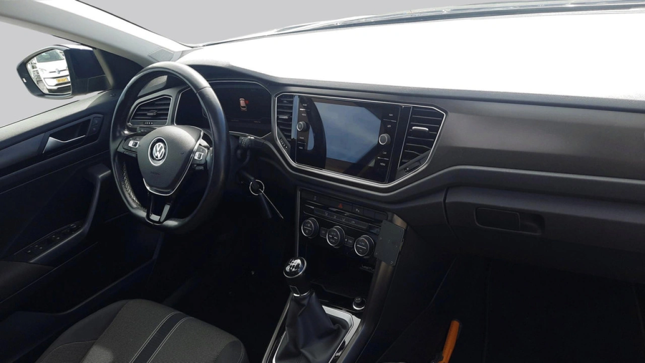 Volkswagen T-Roc 1.0 TSI Style | Panoramadak | Trekhaak | 18