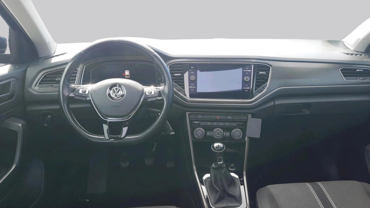 Volkswagen T-Roc 1.0 TSI Style | Panoramadak | Trekhaak | 18