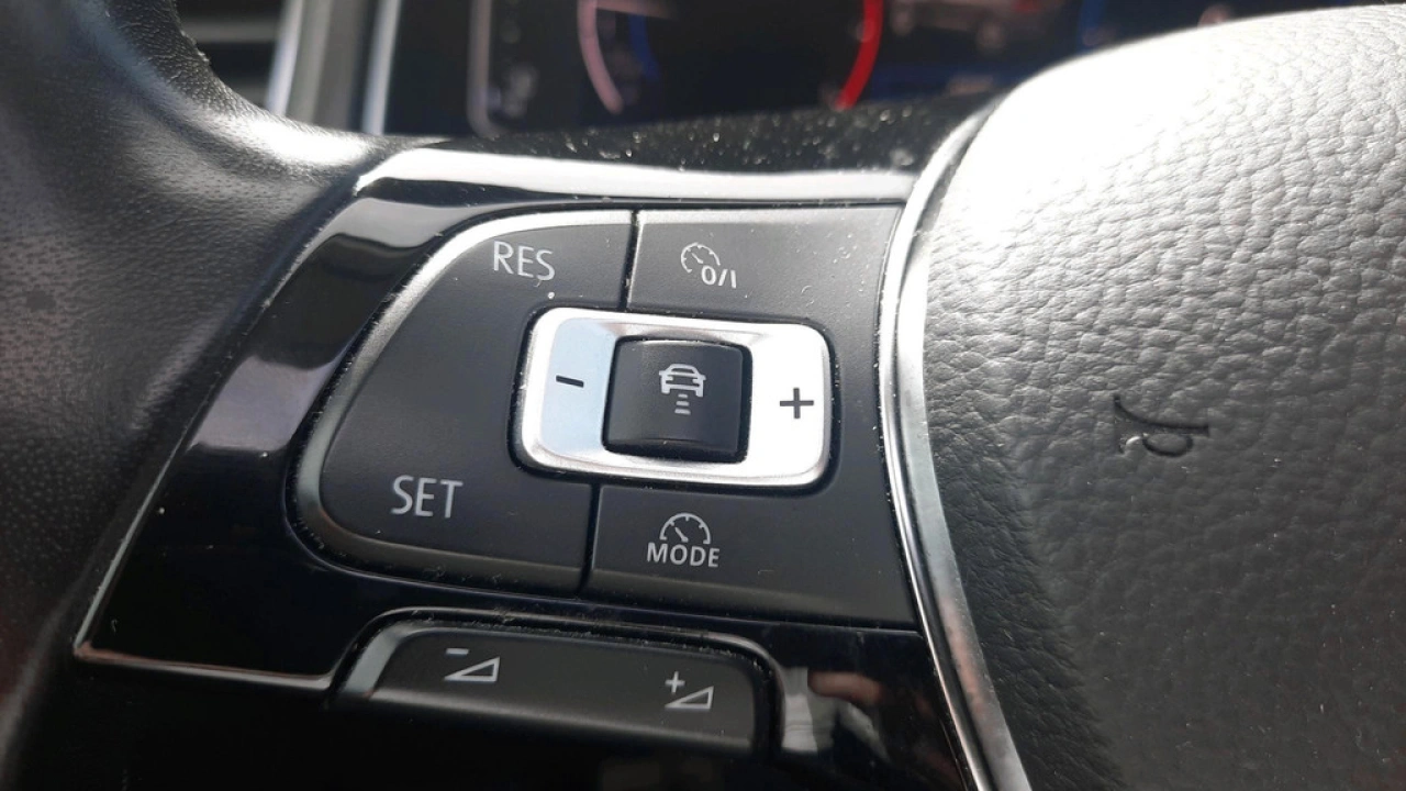 Volkswagen T-Roc 1.0 TSI Style | Panoramadak | Trekhaak | 18