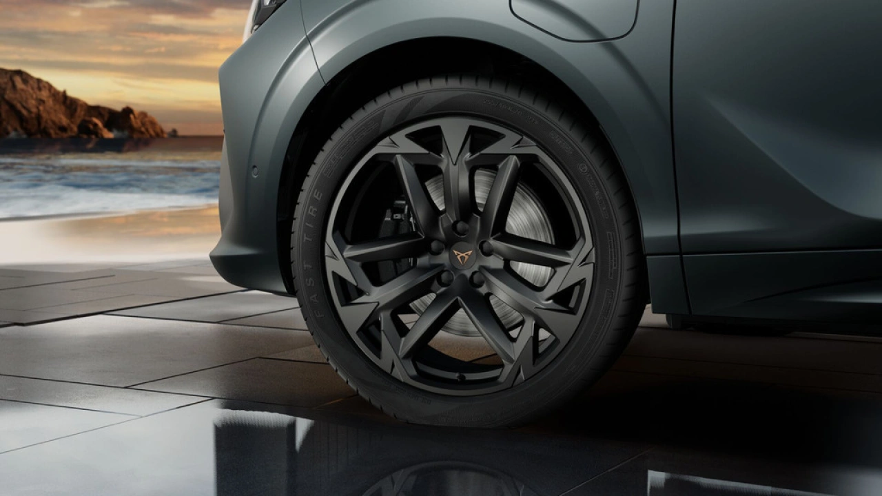 CUPRA Terramar 1.5 TSI e-Hybrid 272 6DSG VZ America's CUP