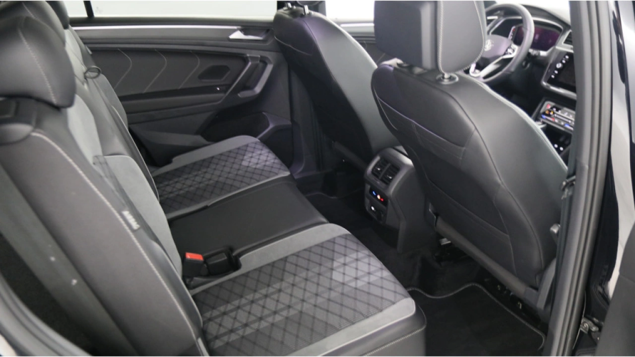 Volkswagen Tiguan Allspace 1.5 TSI 150pk DSG R-Line Business 7p. Trekhaak