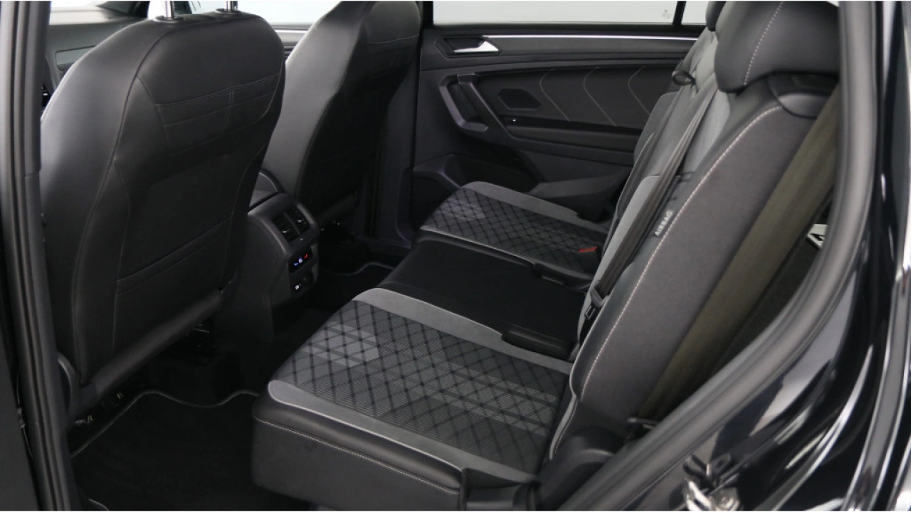 Volkswagen Tiguan Allspace 1.5 TSI 150pk DSG R-Line Business 7p. Trekhaak