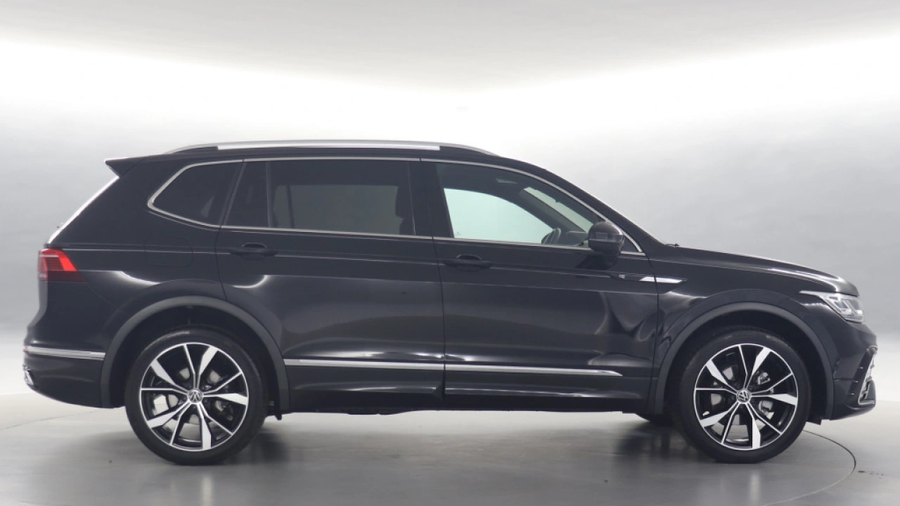 Volkswagen Tiguan Allspace 1.5 TSI 150pk DSG R-Line Business 7p. Trekhaak