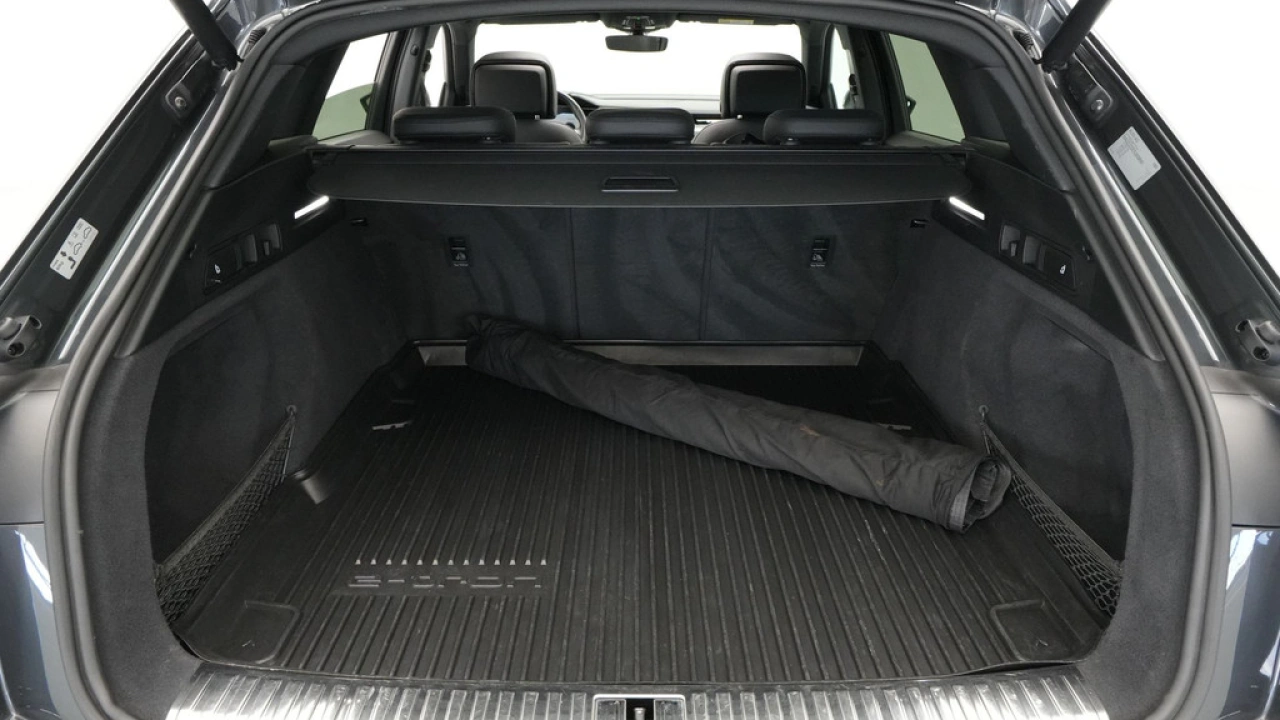 Audi e-tron 55 quattro 408pk Business edition Plus 95 kWh