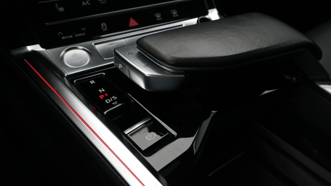 Audi e-tron 55 quattro 408pk Business edition Plus 95 kWh