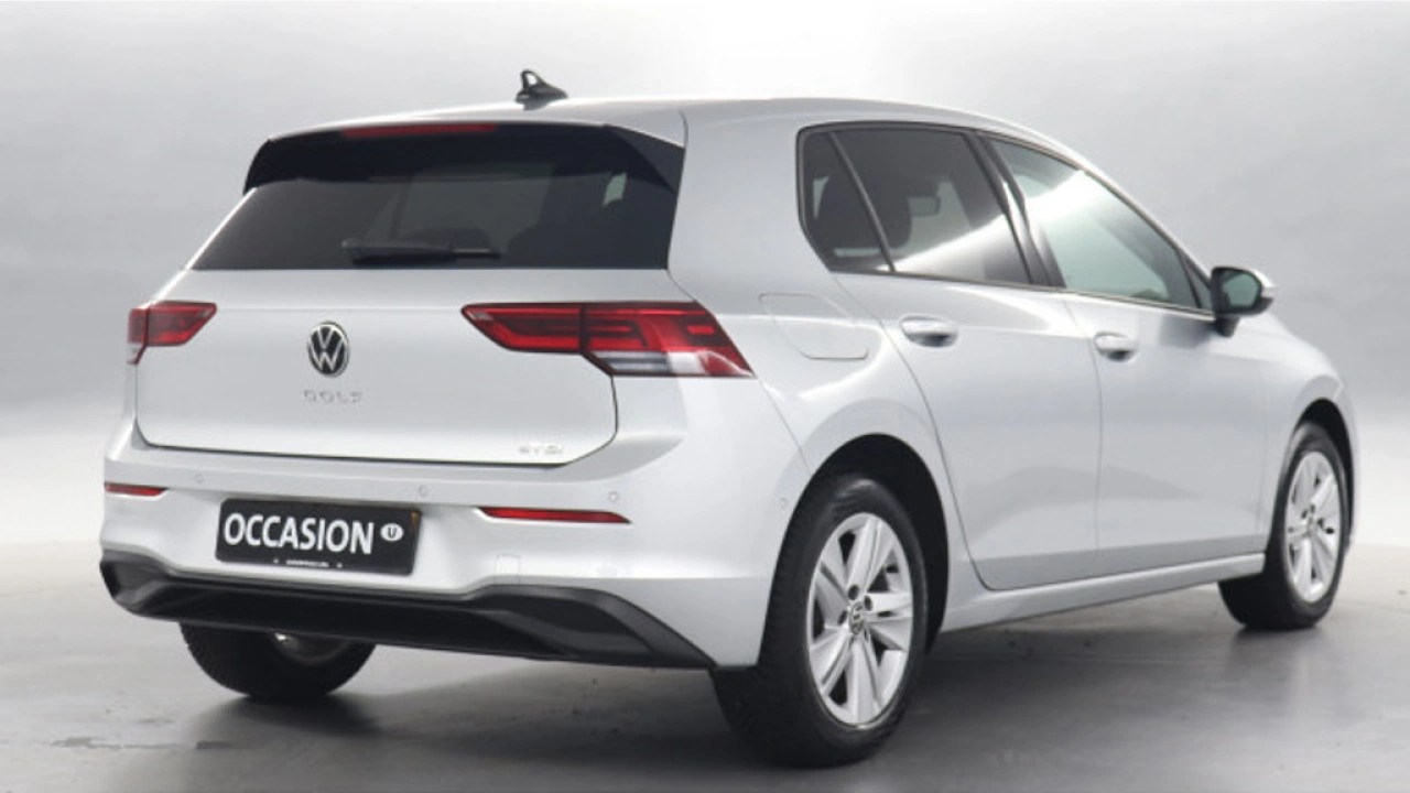 Volkswagen Golf 1.0 eTSI Automaat | Life Business | Camera | Ergo. stoelen | Mild Hybrid
