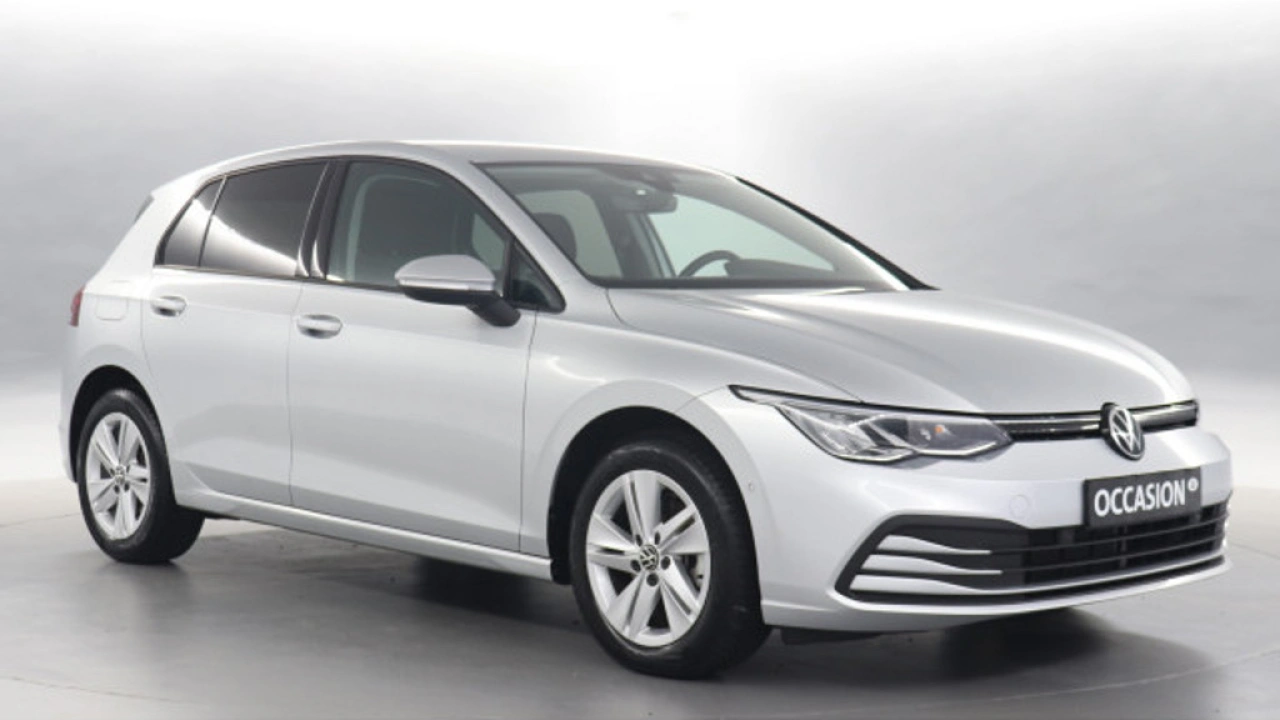 Volkswagen Golf 1.0 eTSI Automaat | Life Business | Camera | Ergo. stoelen | Mild Hybrid