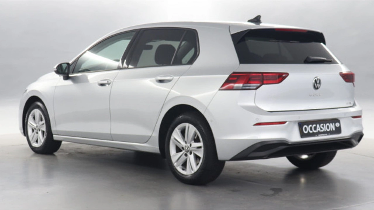 Volkswagen Golf 1.0 eTSI Automaat | Life Business | Camera | Ergo. stoelen | Mild Hybrid