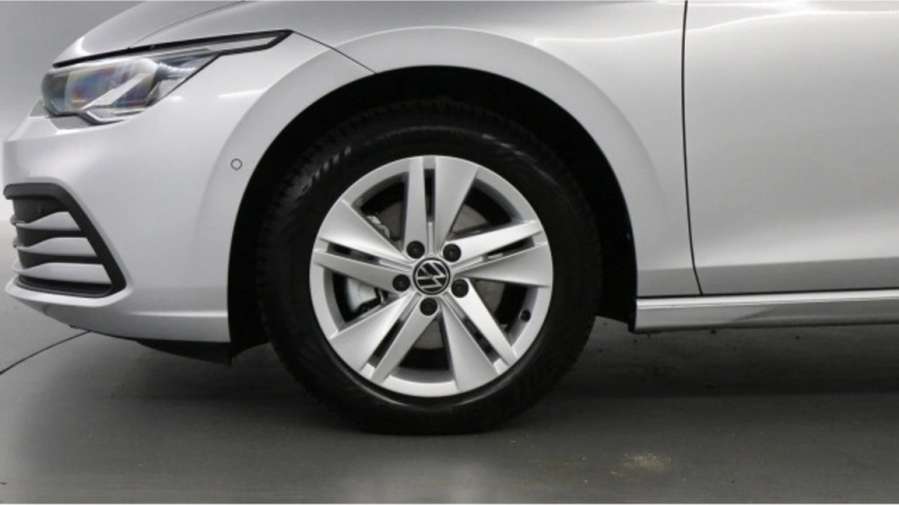 Volkswagen Golf 1.0 eTSI Automaat | Life Business | Camera | Ergo. stoelen | Mild Hybrid