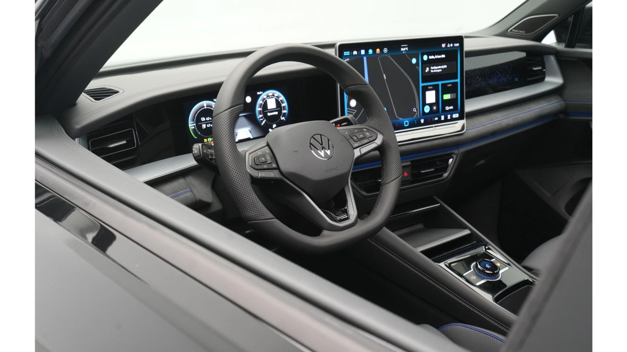 Volkswagen Tayron 1.5 eHybrid 272 6DSG R-Line Edition