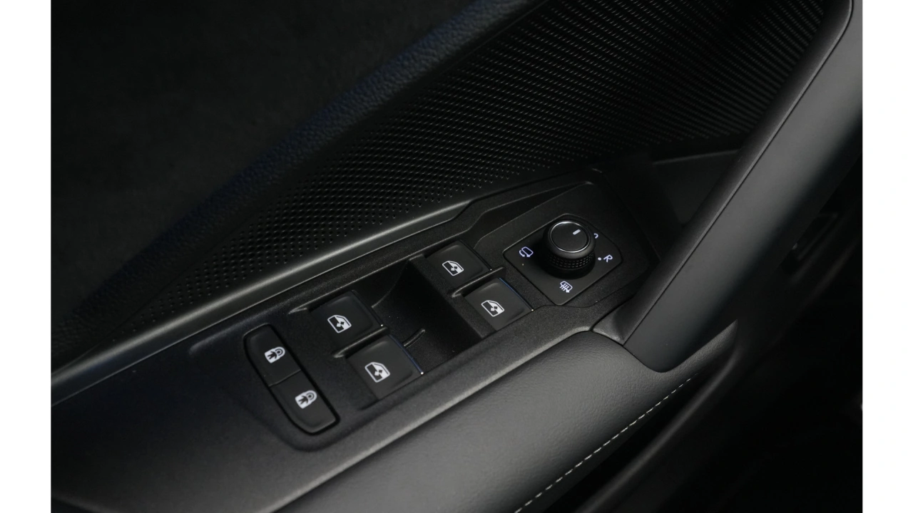 Volkswagen Tayron 1.5 eHybrid 272 6DSG R-Line Edition
