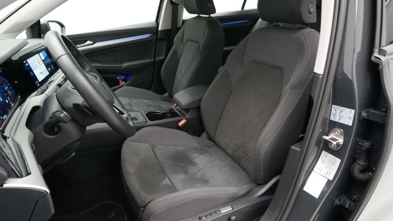 Volkswagen Golf 1.0 eTSI Life Business