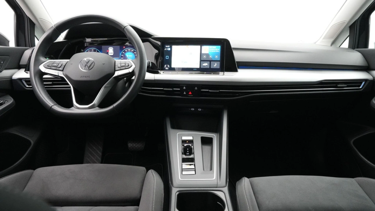 Volkswagen Golf 1.0 eTSI Life Business