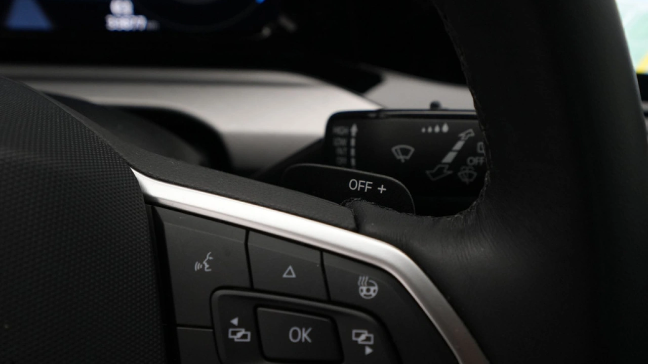 Volkswagen Golf 1.0 eTSI Life Business