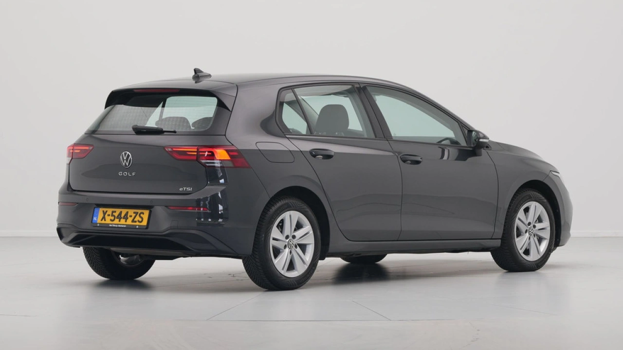 Volkswagen Golf 1.0 eTSI Life Business