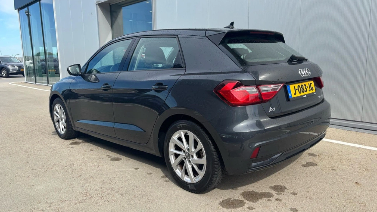 Audi A1 Sportback 30 TFSI Pro Line / Stoelverwarming / Navigatie / PDC V+A