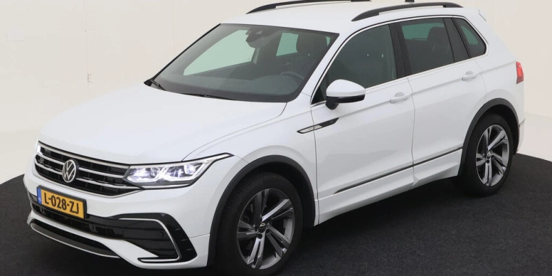 Volkswagen Tiguan 1.5 TSI Automaat | R-Line | Trekhaak | VERWACHT |