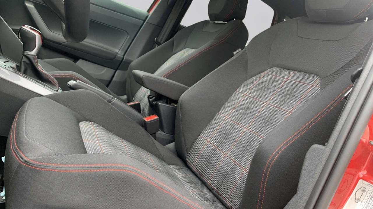 Volkswagen Polo GTI 2.0 207pk Automaat | Pano | Stoelverwarming | Keyless | Cruise | Camera