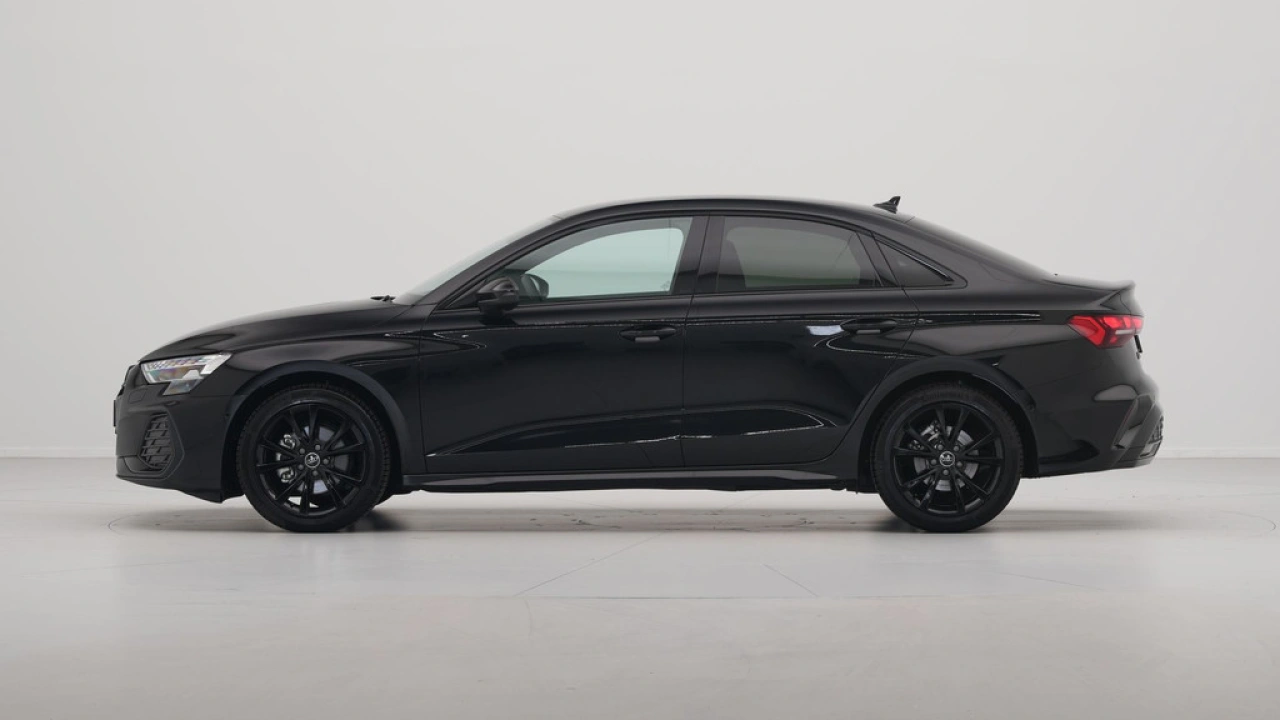 Audi A3 Limousine 30 TFSI S-Tronc S-Line edition