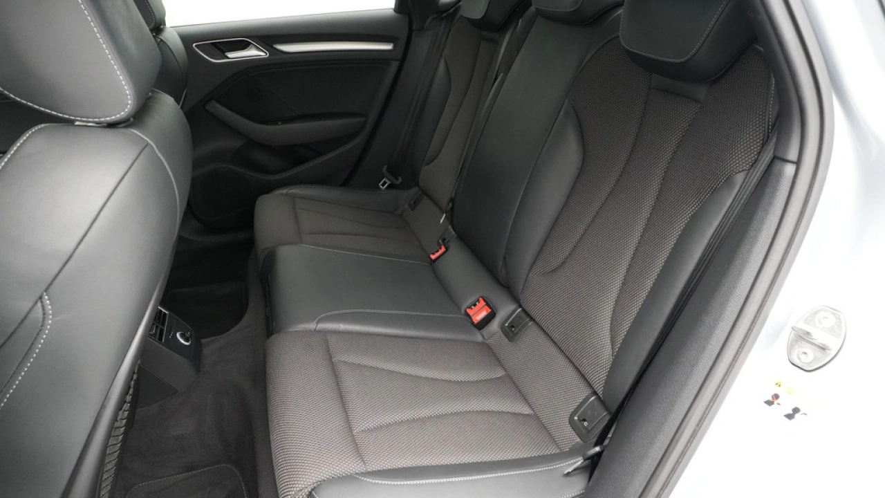 Audi A3 Limousine 1.5 TFSI CoD 150pk S-Tronic Sport S-Line Edition