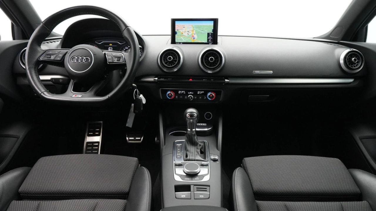 Audi A3 Limousine 1.5 TFSI CoD 150pk S-Tronic Sport S-Line Edition