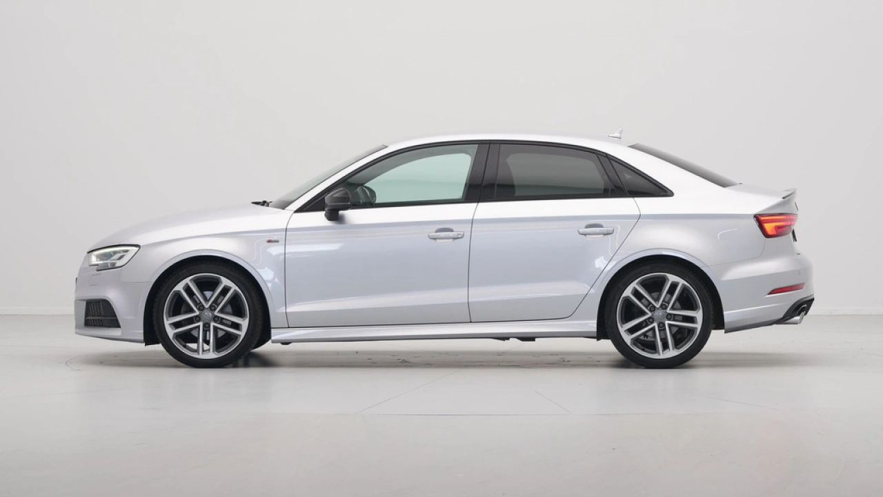 Audi A3 Limousine 1.5 TFSI CoD 150pk S-Tronic Sport S-Line Edition
