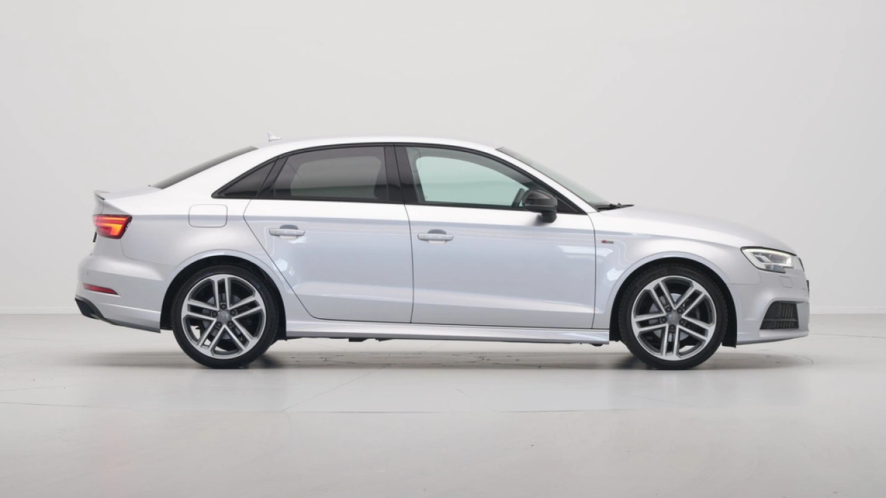 Audi A3 Limousine 1.5 TFSI CoD 150pk S-Tronic Sport S-Line Edition