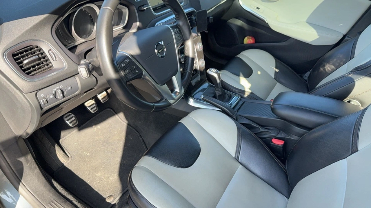 Volvo V40 Cross Country 2.0 T4 190pk Summum